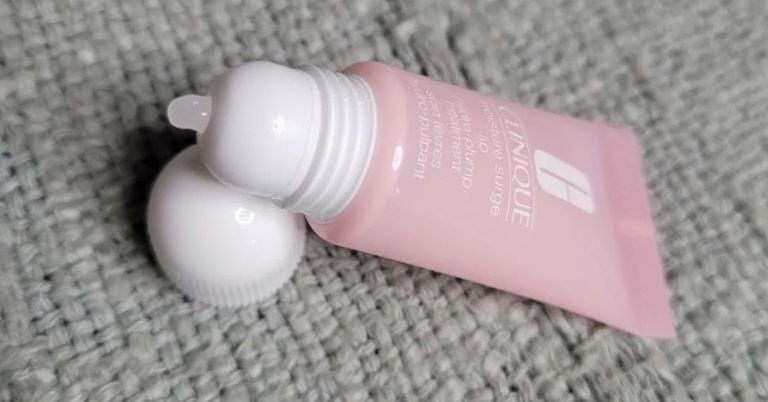 Clinique Moisture Surge Lip Hydro-Plump Treatment Review